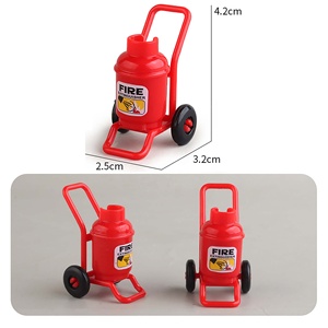 Carro de paisaje en miniatura, extintor de incendios, muebles de ABS, juguete para decoración de casa de muñecas, configuración de escena - Product Image 6