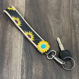 Porte-clés personnalisé OEM ODM en cuir de vachette véritable, fait main, avec concho fleur tournesol, style western, cadeau de boutique - Product Image 4