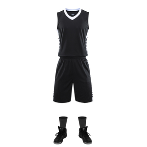 Ensemble de maillot de basket-ball unisexe noir, débardeur sans manches et short, 100% polyester, évacuation de l'humidité, taille élastique, coupe régulière, personnalisable - Product Image 1