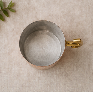 Mug à Moscow Mule en cuivre martelé style moderne, avec poignée en T géométrique, vaisselle à cocktail isolée, mug en métal écologique - Product Image 4
