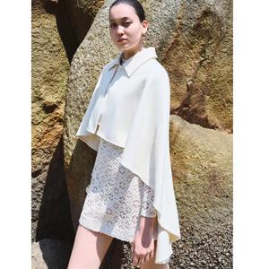 Nuevo Abrigo Elegante para Mujer HINA EMB, Capa de Mezcla de Cachemira con Botones, Abrigo Casual sin Mangas de Cachemira para Mujer, de Vietnam - Product Image 3