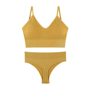 Ensemble bikini côtelé moutarde pour femme, col en V profond, deux pièces, en spandex et polyester tricoté extensible, coupe régulière - Product Image 1