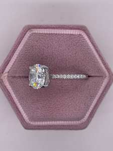 Bague de fiançailles en diamant de laboratoire taillé, halo caché, diamants latéraux, or blanc 14 carats, bijoux classiques pour mariage, promesse ou soirée - Product Image 2