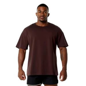 Vente en gros de t-shirts 100% coton pour hommes, logo de marque personnalisé, anti-rides, respirants, style décontracté uni avec impression numérique - Product Image 1