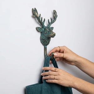 Gancho de Pared de Hierro Fundido con Diseño de Reno Azul, Estilo Vintage, Autoadhesivo, Duradero, Ecológico y Hecho a Mano para Ropa - Product Image 4