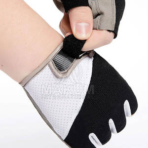 Lightweight Cycling Gloves For Men Breathable Anti <b>Slip</b> Bike Riding Gloves For <b>Long</b> Distance Cycling - Product Image 4