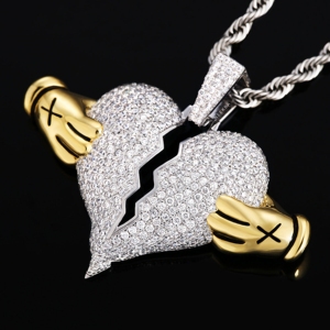 Colgante de Amor Roto – Corazón de Moissanita con Incrustaciones de Diamantes, Colgante de Corazón Roto de Moissanita en Plata de Ley 925 - Product Image 2