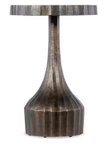 Mesa Auxiliar Glamorosa de Metal Dorado que Realza Interiores Elegantes con Textura Pulida y Presencia Impresionante - Product Image 5