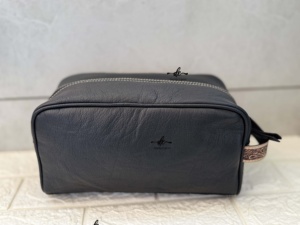 Wholesale High Quality Hand Tooled Leather Toiletry Organizer Women Travel Cosmetic Cowhide Leather Makeup Bags With Handle - Product Image 6