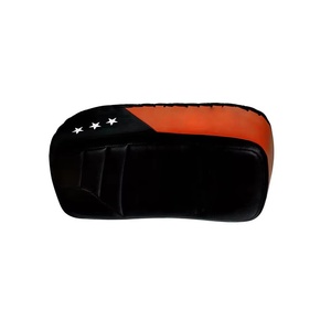 Boucliers et cibles d'entraînement en cuir personnalisables pour le Muay Thai, le Kickboxing et les arts martiaux - Product Image 4