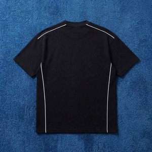 เสื้อยืดคอกลมสีขาวสำหรับผู้ชาย แขนสั้น ผ้าฝ้าย 100% ปักโลโก้ได้ตามต้องการ แต่งขอบตัดสี  รับผลิตเสื้อยืดแบบ OEM ขายส่ง ผู้ผลิตจากปากีสถาน - Product Image 3