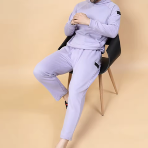 Conjunto Deportivo para Hombre con Sudadera con Capucha en Colores Pastel – Sudadera y Pantalones Deportivos Casuales Minimalistas con Detalle de Parche - Product Image 5