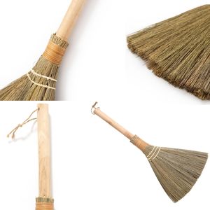 Ensemble écologique de 2 balais en herbe naturelle à poils doux, manche en bois durable et léger, origine Vietnam, pour usage en jardinage - Product Image 2