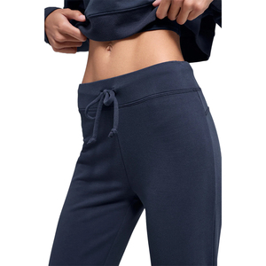 Conjunto de 2 piezas para mujer de alta demanda: Sudadera corta de cuello redondo y pantalones de chándal de corte acampanado, conjunto suave para descansar, venta al por mayor de fábrica personalizada OEM - Product Image 4