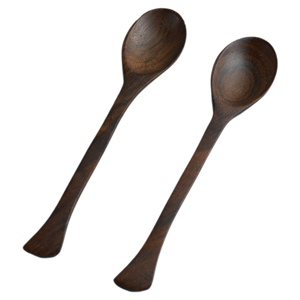 Cuillère à soupe en bois poli brun, design écologique pour la table à manger et le camping - Product Image 2