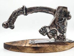 Poignée de porte en fer forgé résistant à la rouille, style traditionnel, motif martelé, détails en relief, installation facile - Product Image 1