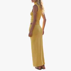 Ensemble 2 pièces tricoté jaune de qualité supérieure pour femme : haut sans manches à col roulé et jupe longue – Style minimaliste printemps-été - Product Image 2