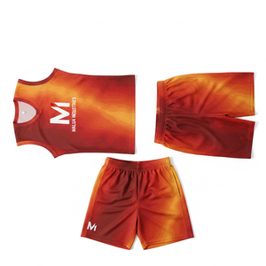 Uniformes de Baloncesto Sublimados con Impresión Personalizada, Conjunto de Camiseta y Pantalones Cortos de Baloncesto de Calidad Profesional con Gestión de la Humedad - Product Image 1