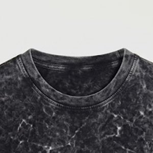 เสื้อยืดคอกลมทรงหลวมพิมพ์ลายโลโก้ตามสั่งสำหรับผู้ชาย สีดำฟอกยีนส์ คุณภาพสูง ระบายอากาศได้ดี ผ้าฝ้าย 100% สไตล์สตรีทแฟชั่นฤดูร้อน - Product Image 5