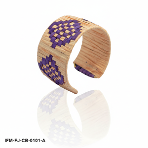 Pulsera Zaffira Terra Raffia Hecha a Mano, Tejido Geométrico en Tono Púrpura Intenso, Marco Metálico Resistente, para Mujer, Estilo Tribal, Ideal para Bodas - Product Image 5