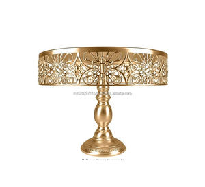 Soporte de metal para pasteles de hierro hecho para pasteles altos que necesitan equilibrio mientras se sirven en ocasiones festivas abarrotadas - Product Image 4