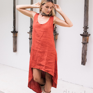 เดรสผ้าลินินแบบเปิดหลัง เดรสผ้าฝ้ายทรงไฮโลว์ สีส้มแดงอมเหลือง สำหรับงานแต่งงาน ชุดไปทะเล ราคาขายส่ง - Product Image 2
