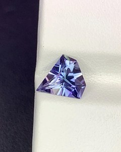 Pierre précieuse naturelle Tanzanite bleue en forme de cerf-volant, facettée, 2,00 carats, certifiée pour la fabrication de bijoux, ZUBEDA GEMS JEWELLRY - Product Image 5