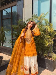 Ensemble Anarkali brodé orange pour femme avec pantalon palazzo blanc, tenue traditionnelle indienne et pakistanaise pour mariage, coupe ample, longueur cheville - Product Image 1