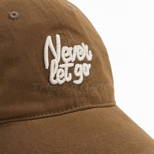 Casquette de baseball tendance pour tous les jours, conçue avec un tissu courant, texture douce, ajustement réglable, style intemporel, unisexe, toutes saisons - Product Image 5