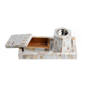 Mabkhara de luxe pour offrir en cadeau pour le Ramadan Kareem et les célébrations de l'Aïd, élégant brûleur d'encens arabe décoré de nacre artisanale - Product Image 1