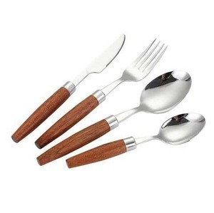 Ensemble de couverts élégants en acier inoxydable avec manche en bois, cuillère et fourchette, couverts modernes pour hôtel, restaurant et maison - Product Image 1