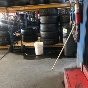 Déchets de pneus récupérés de haute qualité offrant une matière première en caoutchouc propre pour le recyclage industriel, prêts pour l'exportation en vrac par conteneur - Product Image 2