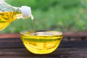Aceite de Cacahuete 100% Puro, Prensado en Frío, Sin Refinar, Color Dorado, Precio de Fábrica, Aceite Comestible, Empaque para Exportación OEM, Agricultura - Product Image 3