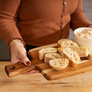 Tabla de Cortar Multiusos de Madera para Servir Pan y Aperitivos, Apta para Lavavajillas, Fácil de Limpiar, No Tóxica - Product Image 5
