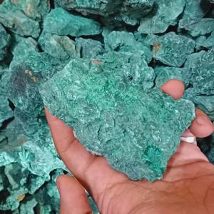 Lot en gros de spécimens minéraux bruts de malachite fibreuse drusée verte naturelle de cuivre - Product Image 2