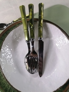Juego de Cuchillos para Queso de Acero Inoxidable con Mango de Resina, Hechos a Mano, Aptos para Lavavajillas, Horno y Microondas, Utensilios de Cocina Duraderos - Product Image 2