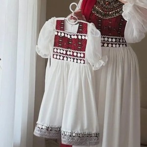 Ensemble de robe ethnique Gulbahar en coton brodé, manches longues, couleurs rouge et blanc, pour femmes, style pakistanais - Product Image 5