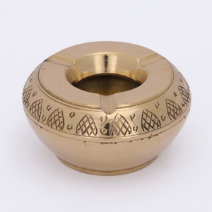 Cendrier moderne en métal coupe-vent, robuste, en laiton, pour cigares et cigarettes, accessoires de bureau pour la maison et la table, décoration de table. - Product Image 4