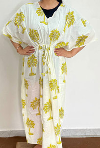 Vestido Kaftan de Algodón Estampado para Mujer, que Combina Estampados Clásicos, Comodidad Relajada y un Toque de Moda Moderna - Product Image 1