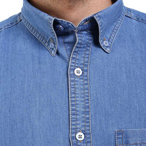 Chemise en jean satiné décontractée tendance pour homme, bleu délavé, avec col montant et boutons en corne, idéale pour le printemps, confortable et à prix raisonnable - Product Image 6