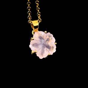 Pendentif fleur en quartz rose naturel sculpté, collier en pierre précieuse, pendentif fleur en quartz rose naturel pour la création de bijoux pour femmes - Product Image 4