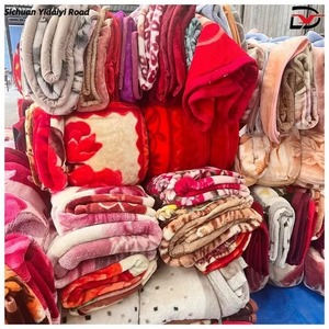 Wholesale Mixed Bale of <b>Second</b> <b>Hand</b> Blankets and New Blankets Bulk Used Winter Blankets Supplier - Product Image 4