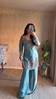 Ensemble Kurti Plazo Dupatta en Soie Fendy Élégant et Très Vendu avec Broderie de Fil et Dentelle sur Quatre Côtés, Prêt-à-Porter pour Tenue de Fête