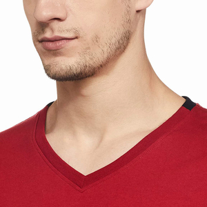 Camiseta de manga corta con cuello en V para hombre, de alta calidad, con estampado digital, tejida, para uso en exteriores, con servicio OEM, elegante y de calidad. - Product Image 6