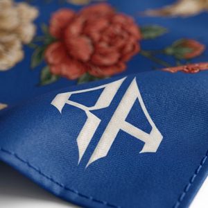 Nouveaux foulards carrés pour femmes de haute qualité en gros, 100 % soie, matériau premium, couleur unie, pour usage extérieur, logo personnalisé - Product Image 4