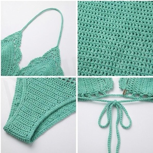 Ensemble de yoga 2 pièces imprimé papillon bleu avec finition dorée, body à col en V profond et jupe portefeuille longueur genou - Product Image 5