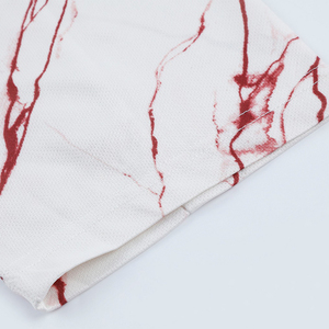 Uniforme de Fútbol Personalizable al por Mayor - Diseño de Mármol Rojo y Blanco Sublimado - Ropa Deportiva de Poliéster de Secado Rápido - Product Image 5