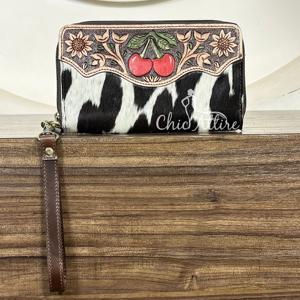Cartera de cuero repujado Western Cherry 2026 de gran venta, de piel auténtica de vaca con pelo, con cremallera y organizador de muñeca - Product Image 1