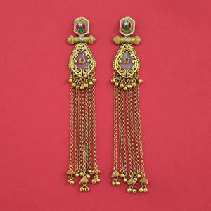 Mayoristas de Joyería Artificial en India, Pendientes de Estilo Antiguo con Baño de Oro Mate 231617 - Product Image 5