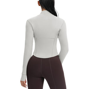 Veste de yoga légère pour femme, en nylon, athlétique, ajustée, extensible, respirante, avec fermeture éclair, couche extérieure - Product Image 3